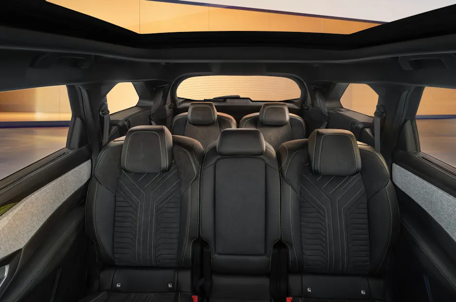3ème rangée de sièges dans la nouvelle Peugeot E-5008
