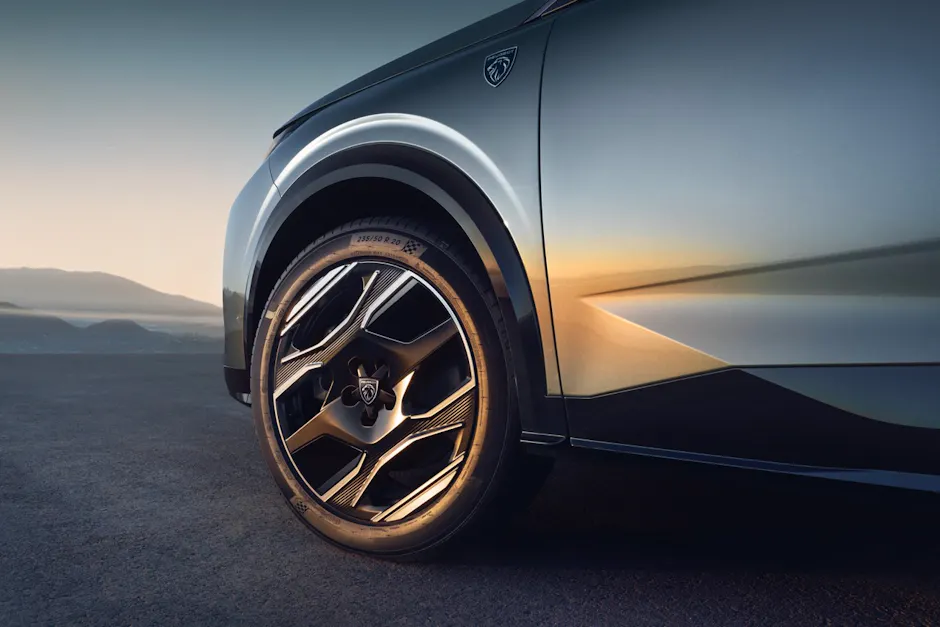 Détail des jantes de la nouvelle Peugeot E-5008