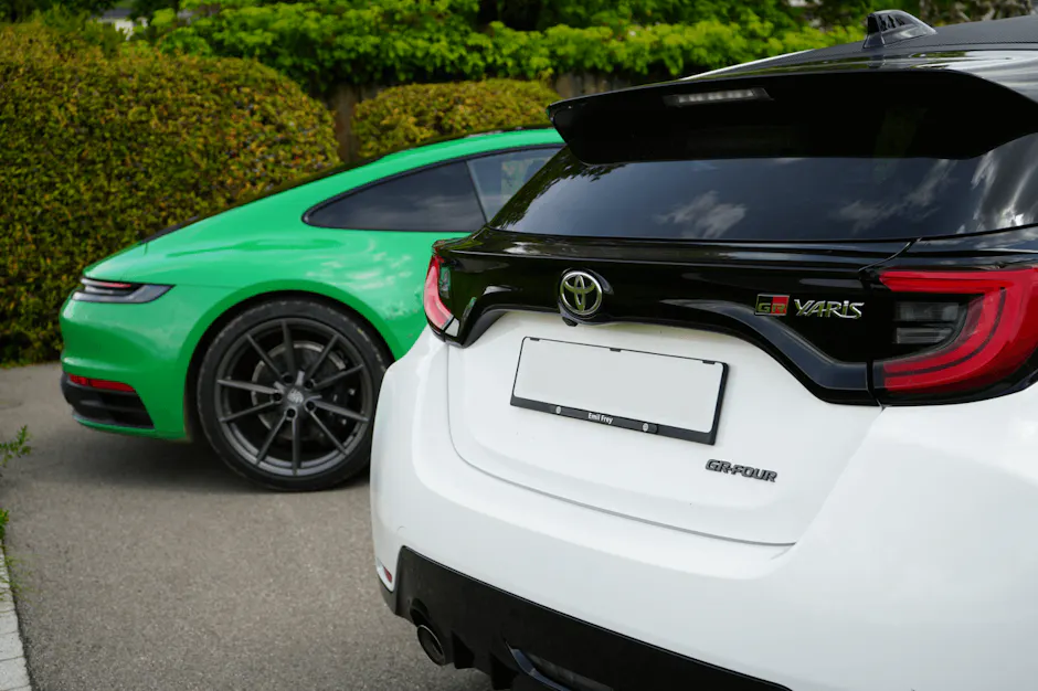 PORSCHE 911 CARRERA T VS TOYOTA GR YARIS Gallery 4