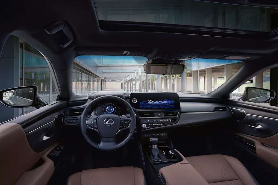 Lexus ES 300h inside