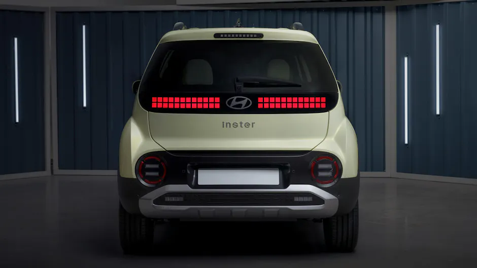 Hyundai INSTER da dietro
