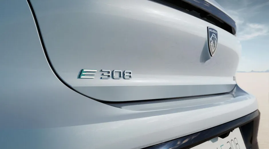 Peugeot E-308 en blanc