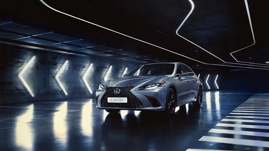 Lexus ES 300h F Sport Front side